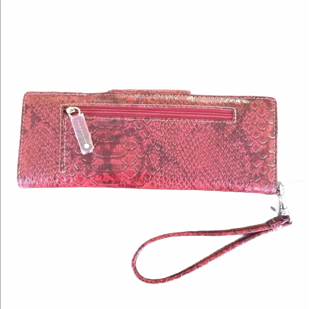RELIC WRISTLET CONTINENTAL WALLET NEW WITH TAGS Faux Reptile Cherry Red Brown - Picture 2 of 8